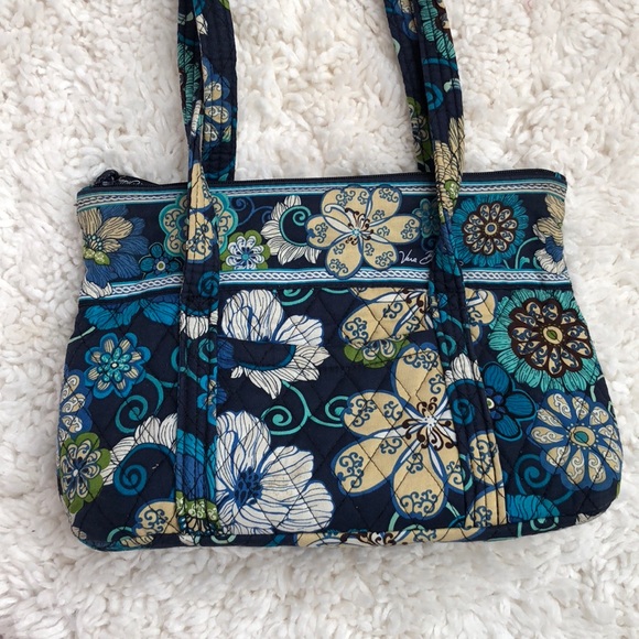 ✨Vera Bradley bag✨ - Picture 3 of 4